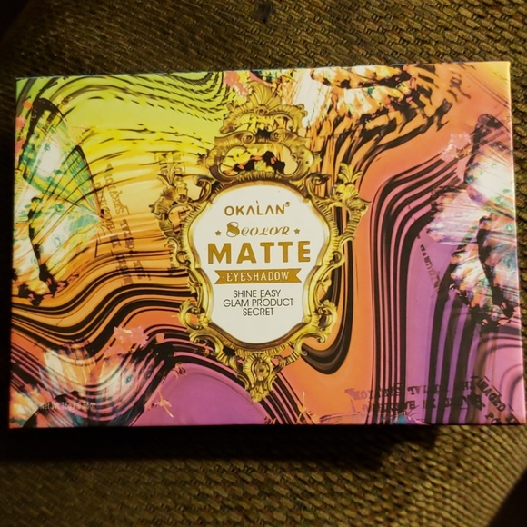 Eyeshadow  pallets - Picture 2 of 3